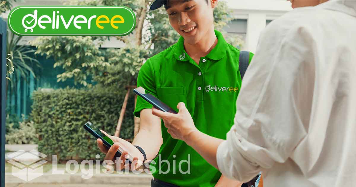 Pengemudi Deliveree Sedang Transaksi Cashless